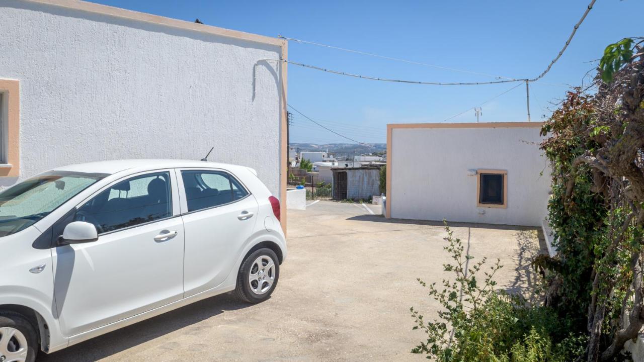 Limestone In Milos Triovasálos エクステリア 写真